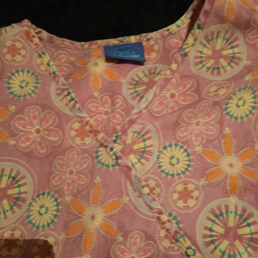 Two scrub tops - Picture 6 of 9